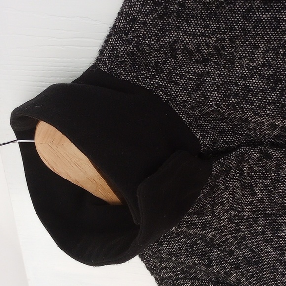 GAP Black and White Wool Blend Tweed Boucle Jacket size small - Picture 3 of 7